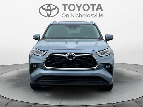 Used 2022 Toyota Highlander Limited AWD/4WD image 9