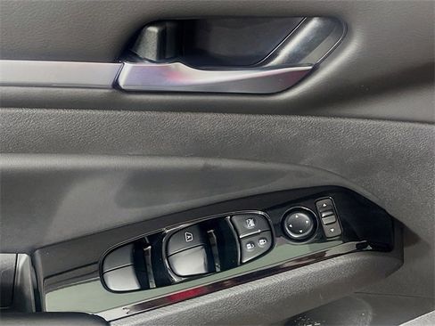 Used 2023 Nissan Altima 2.5 SV image 18