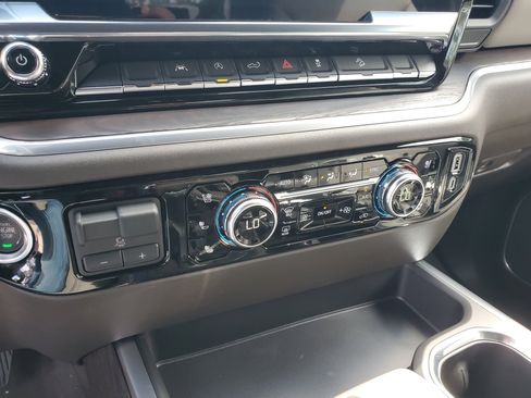 New 2026 GMC Sierra 1500 SLT w/ SLT Premium Package image 17