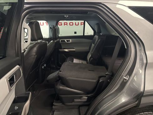 Used 2022 Ford Explorer XLT w/ Equipment Group 202A image 23