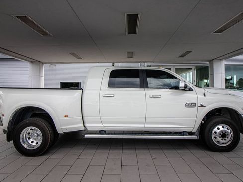 Used 2017 RAM 3500 Laramie Longhorn AWD/4WD image 3