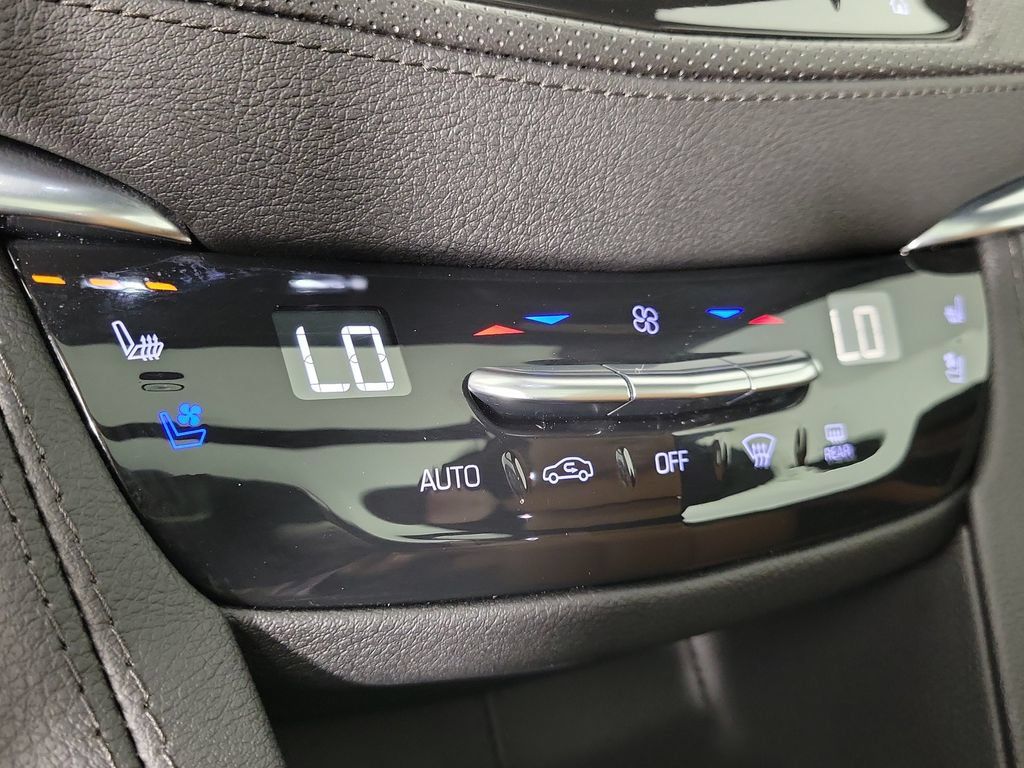 Used 2024 Cadillac XT5 Premium Luxury w/ Technology Package FWD image 28