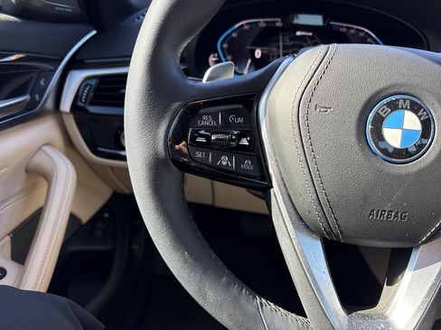 Certified 2023 BMW 530e xDrive w/ Premium Package image 19