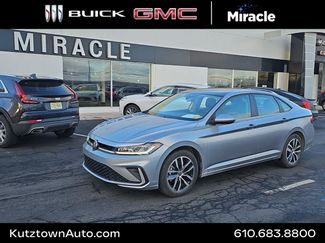 Used 2025 Volkswagen Jetta SE video 1