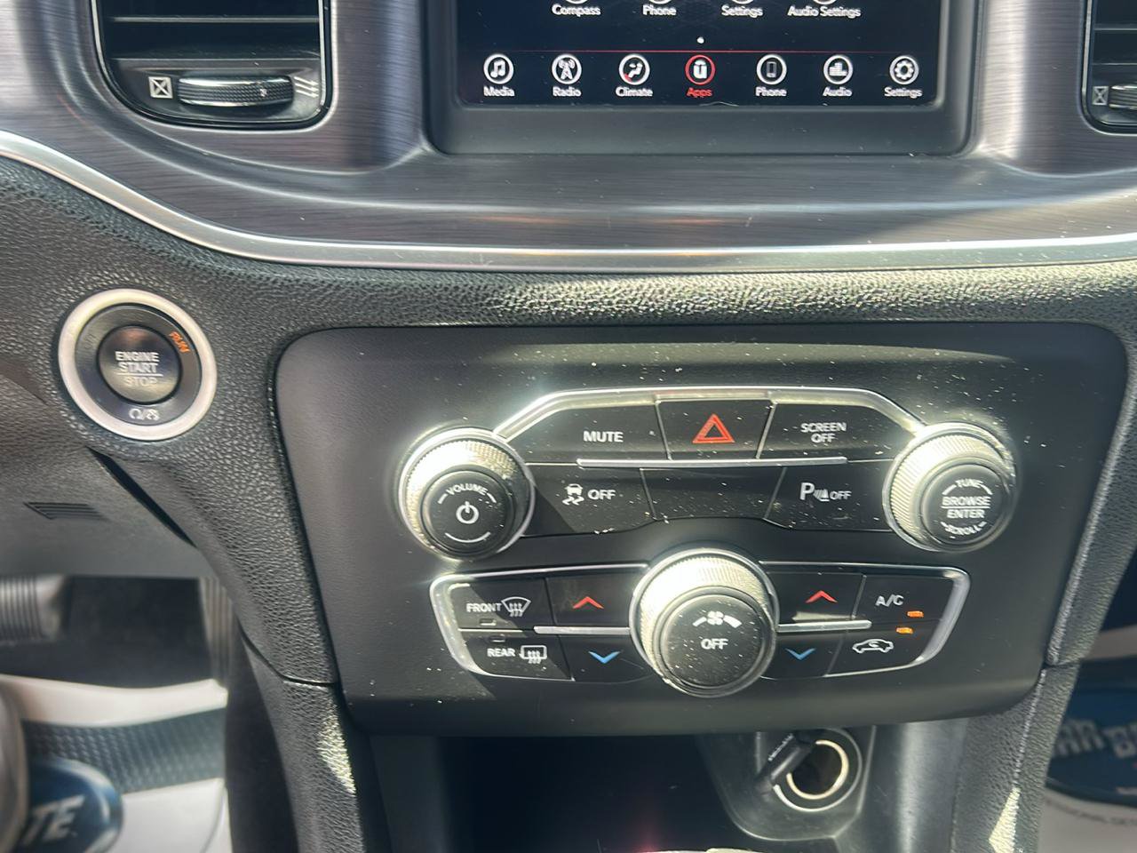 Used 2018 Dodge Charger SXT w/ Blacktop Package RWD image 16
