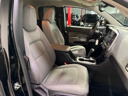 Used 2016 Chevrolet Colorado LT w/ LT Convenience Package RWD image 32