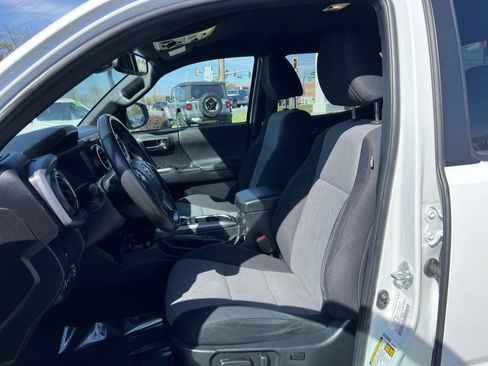 Used 2023 Toyota Tacoma TRD Off-Road image 13