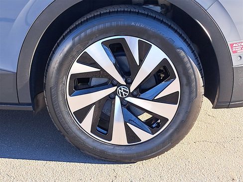Certified 2023 Volkswagen ID.4 2WD image 33
