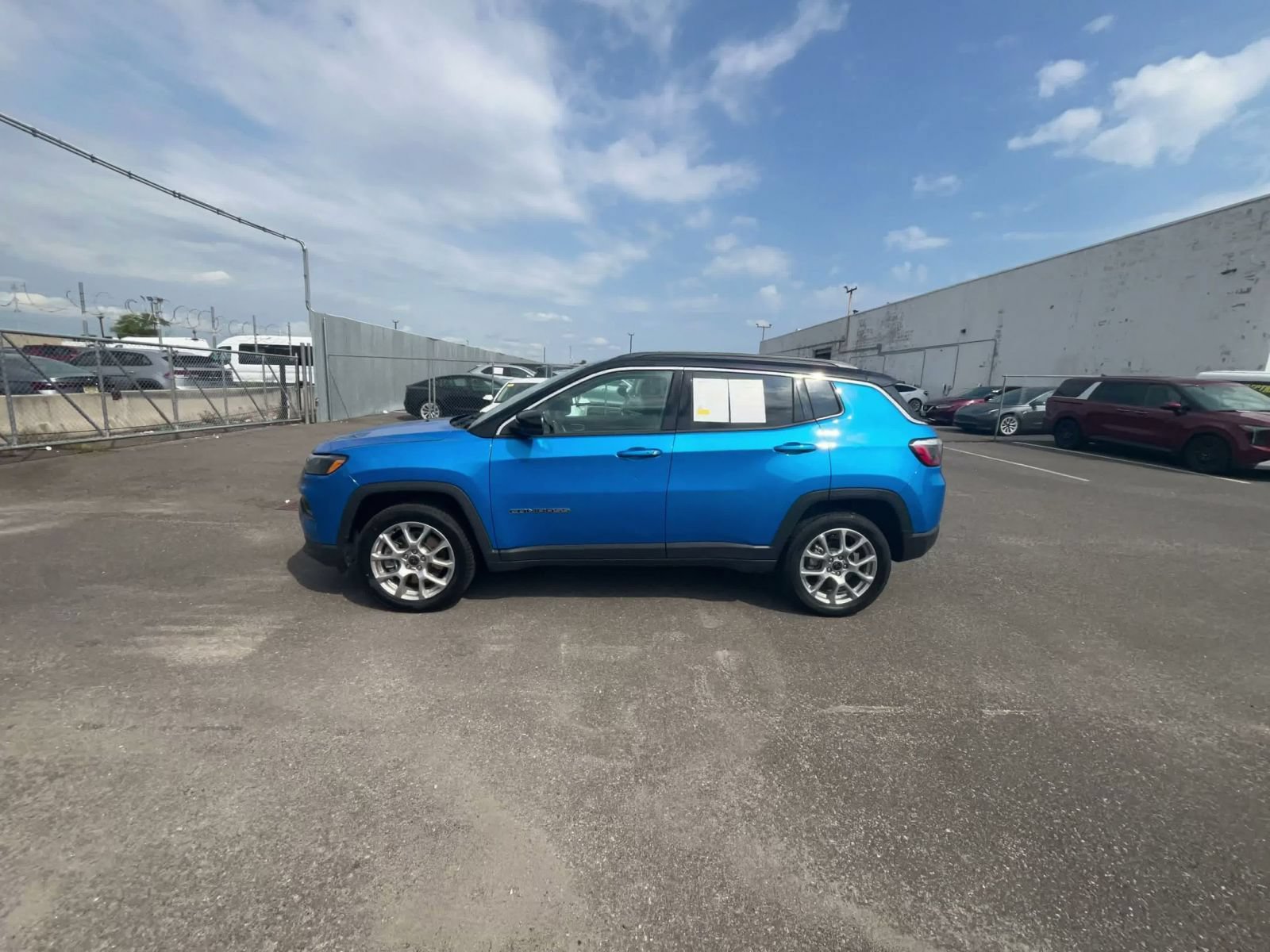 Used 2025 Jeep Compass Limited AWD/4WD image 9