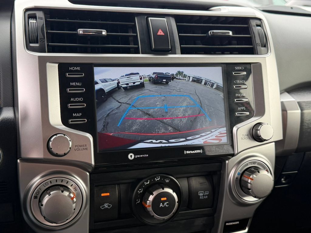 Used 2024 Toyota 4Runner SR5 AWD/4WD image 37