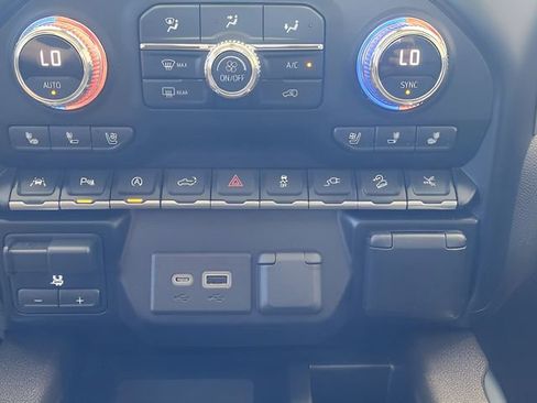 Used 2021 GMC Sierra 1500 Denali w/ Denali Ultimate Package image 34