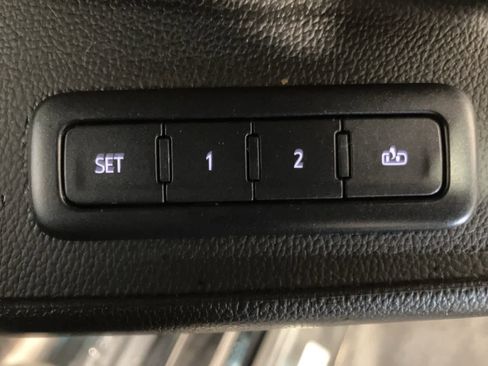 Used 2019 Chevrolet Tahoe LT image 13