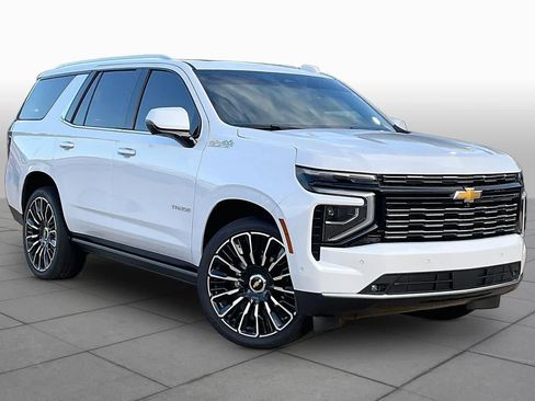 Used 2026 Chevrolet Tahoe High Country AWD/4WD image 4
