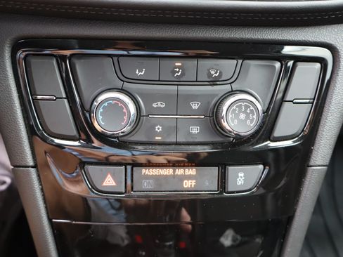 Used 2021 Buick Encore Preferred w/ Safety Package AWD/4WD image 27