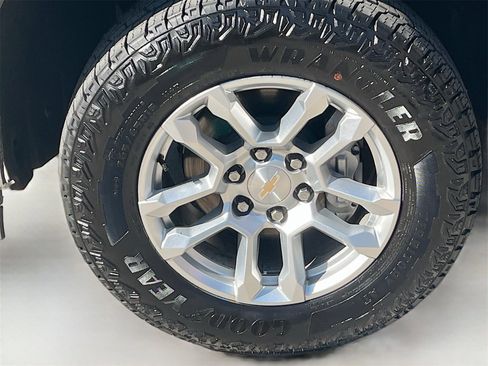 Used 2025 Chevrolet Silverado 1500 LT image 31