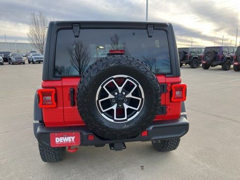 Certified 2024 Jeep Wrangler Unlimited Rubicon w/ Convenience Group image 7