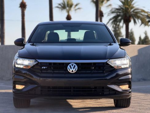 Used 2019 Volkswagen Jetta R-Line FWD image 4