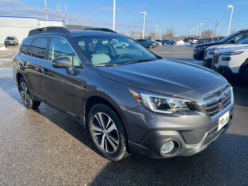 Used 2018 Subaru Outback 2.5i Limited w/ Popular Package #2 image 1