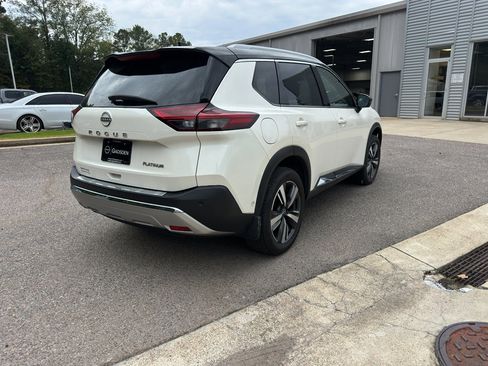 Certified 2023 Nissan Rogue Platinum w/ Platinum Premium Package image 3