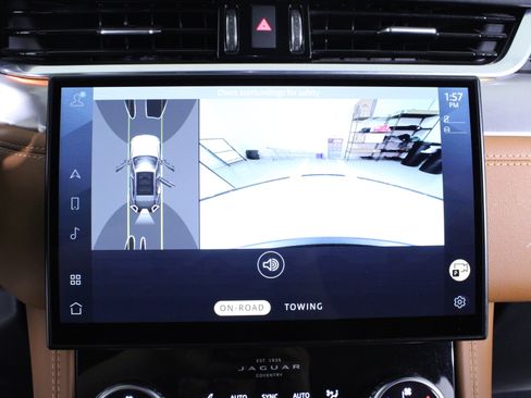 Used 2023 Jaguar F-PACE R-Dynamic S image 30