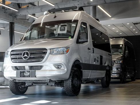 Used 2025 Mercedes-Benz Sprinter 3500 image 44