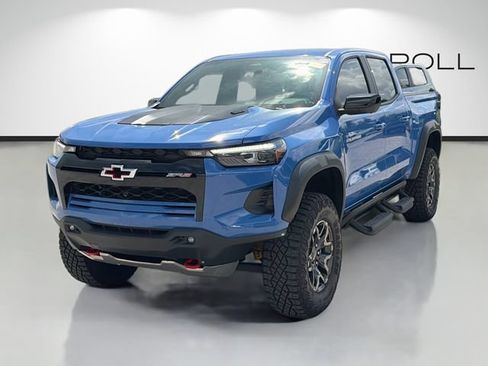 Used 2025 Chevrolet Colorado ZR2 w/ Technology Package AWD/4WD image 7