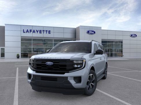 New 2026 Ford Expedition Active image 2