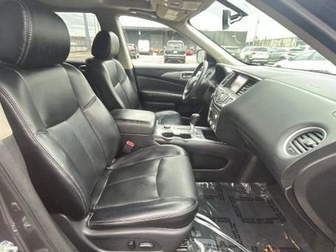 Used 2018 Nissan Pathfinder SL w/ SL Premium Package image 16