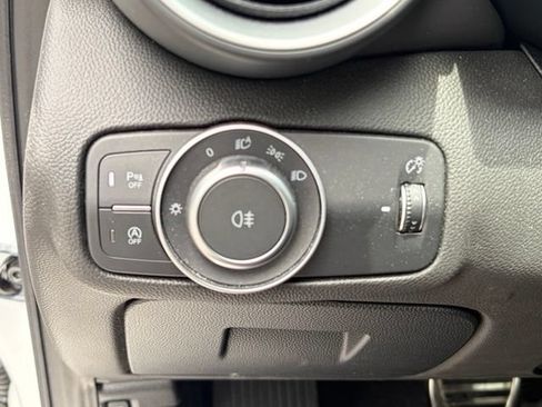 Used 2023 Alfa Romeo Giulia Ti AWD/4WD image 35