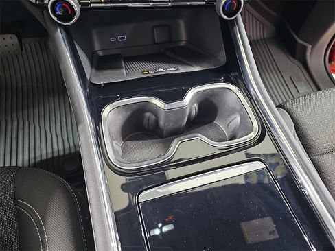 Certified 2024 Chevrolet Traverse LT w/ Trailering Package image 32