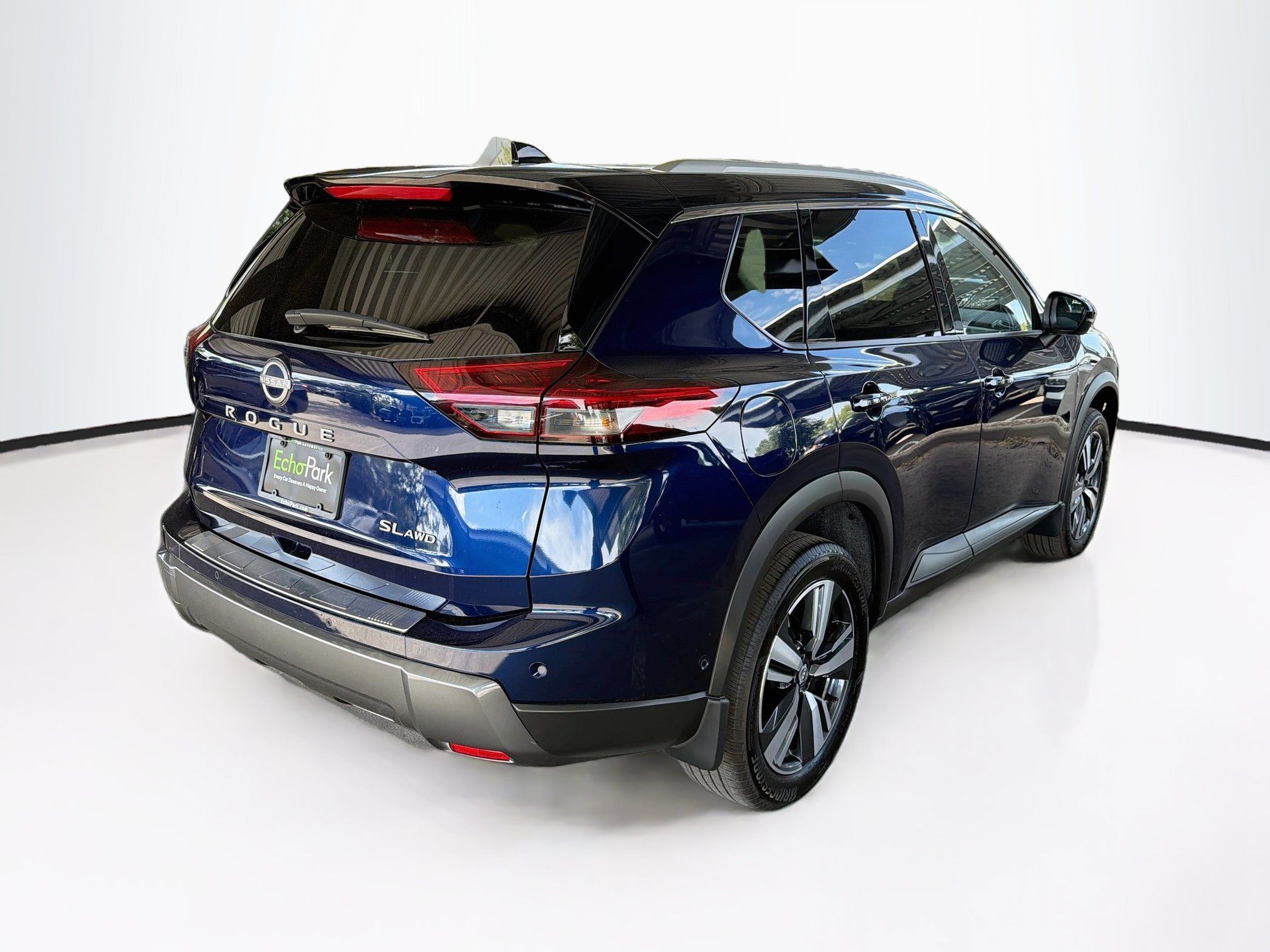 Used 2025 Nissan Rogue SL w/ SL Premium Package AWD/4WD image 9