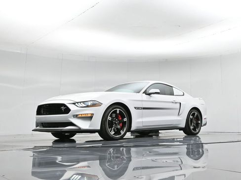 Used 2021 Ford Mustang GT Premium w/ Equipment Group 401A image 49