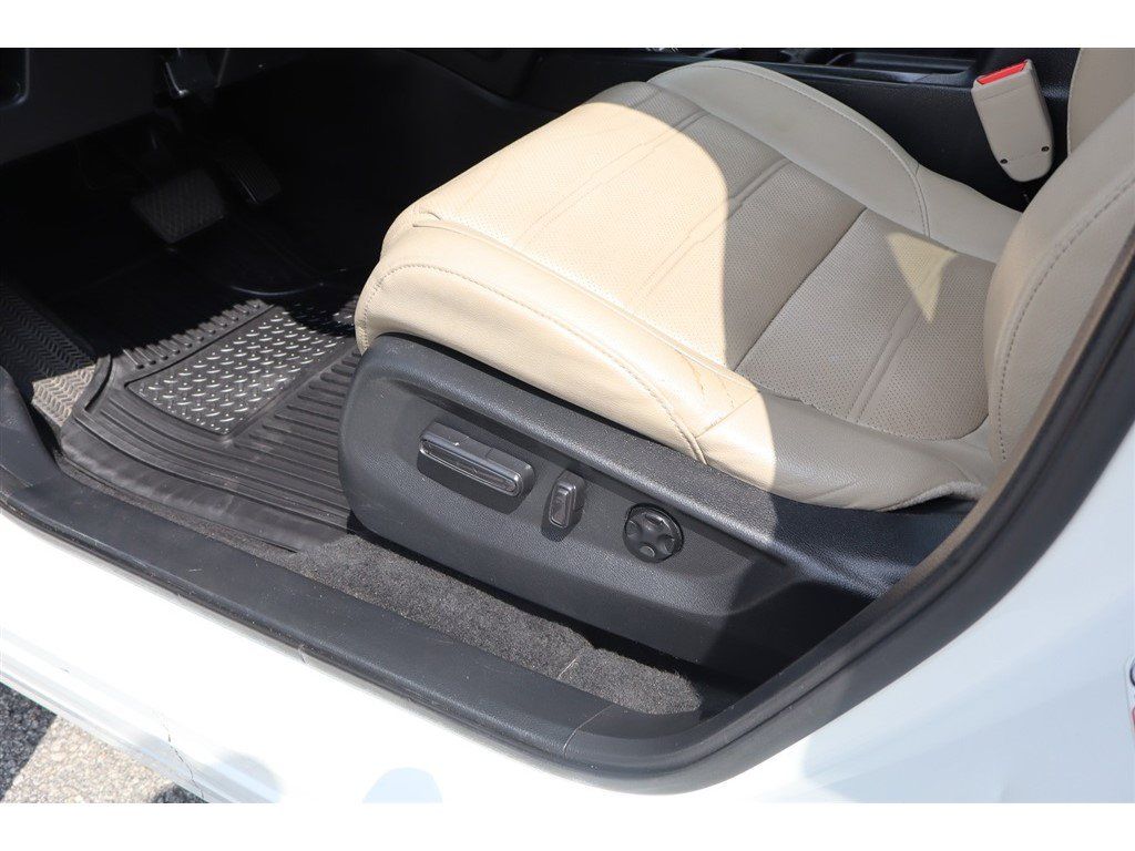 Used 2018 Honda CR-V EX-L image 18