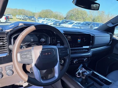 Used 2024 GMC Sierra 1500 SLT w/ SLT Premium Plus Package image 15