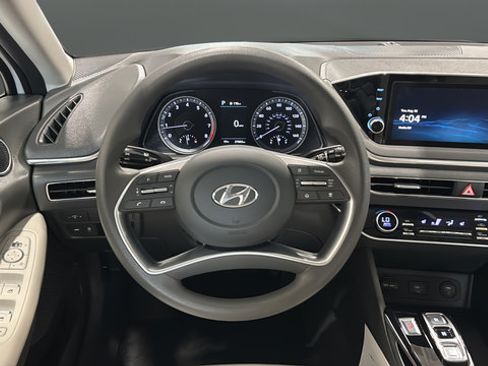 Used 2023 Hyundai Sonata SEL w/ Preferred Accessory Package FWD image 17