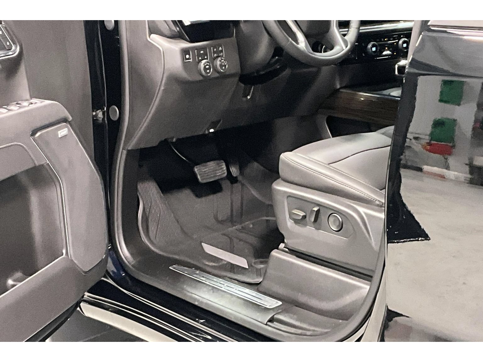 New 2026 Chevrolet Silverado 1500 RST w/ RST All Star Premium Package AWD/4WD image 35