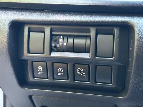 Used 2021 Subaru Crosstrek 2.5i Sport w/ Moonroof Package image 27