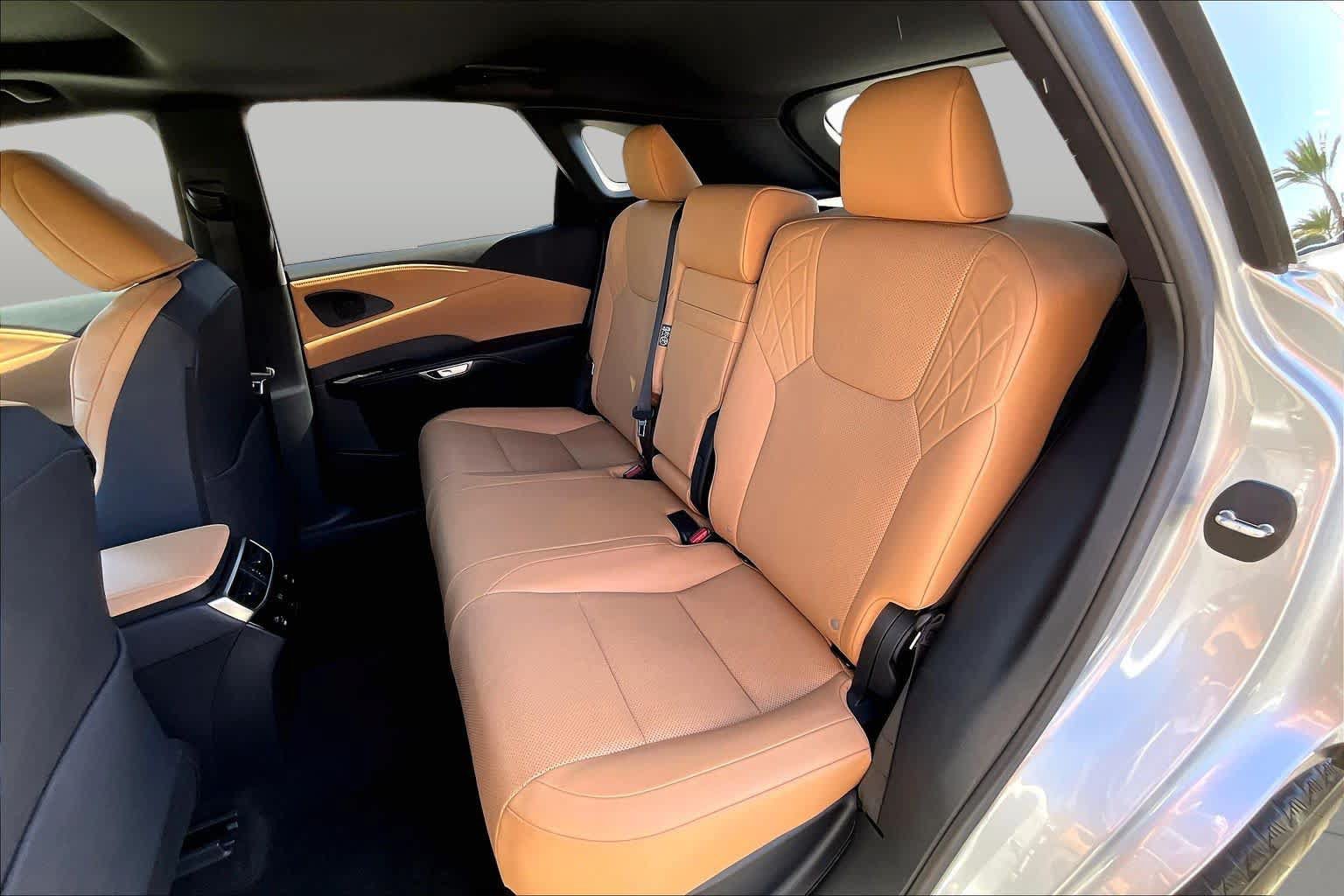 Certified 2024 Lexus RX 350 Premium w/ Cold Area Package FWD image 18