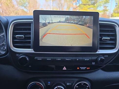 Used 2021 Hyundai Venue SE image 35