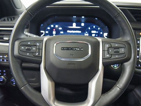 Used 2023 GMC Yukon XL Denali image 33