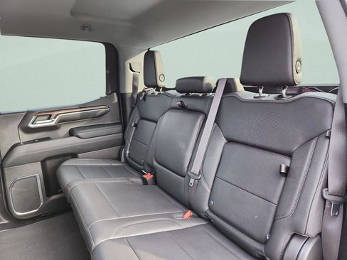 Used 2024 GMC Sierra 1500 SLT image 13