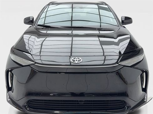 Used 2024 Toyota bZ4X XLE w/ Weather Package image 4