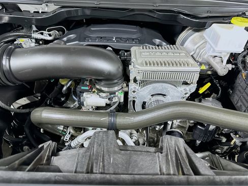 Used 2023 RAM 1500 Laramie AWD/4WD image 19