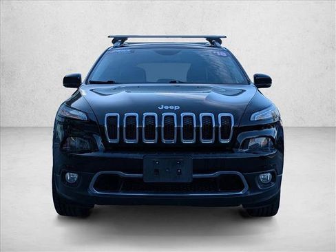 Used 2018 Jeep Cherokee Limited image 2