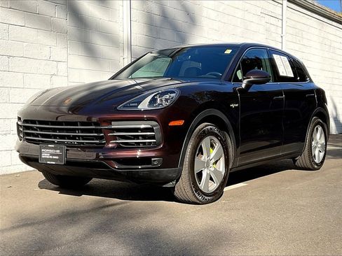 Certified 2023 Porsche Cayenne image 1