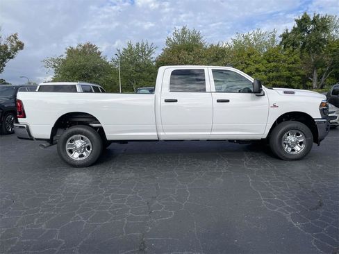 New 2026 RAM 2500 Tradesman w/ Chrome Appearance Group image 10