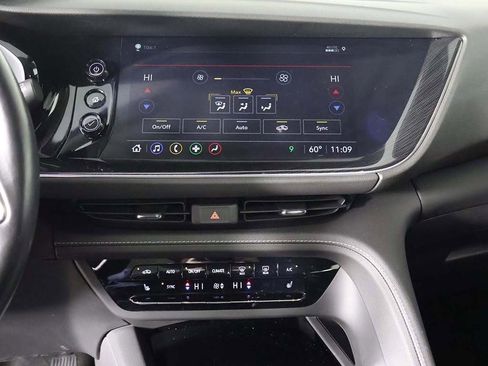 Used 2023 Buick Envision Essence image 41