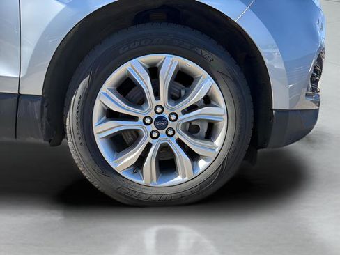 Certified 2022 Ford Edge Titanium AWD/4WD image 8