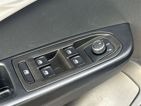 Certified 2024 Volkswagen Taos S image 18