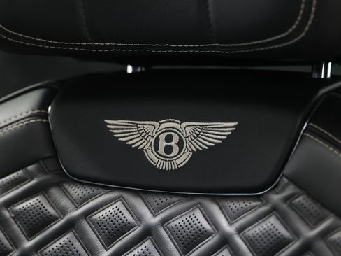 Used 2020 Bentley Flying Spur W12 image 22